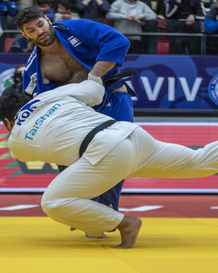 Israeli judoka Ori Sasson overcomes Kim Sungmin from Korea on his way to victory. Photo by Sabau Gabriela/International Judo Federation