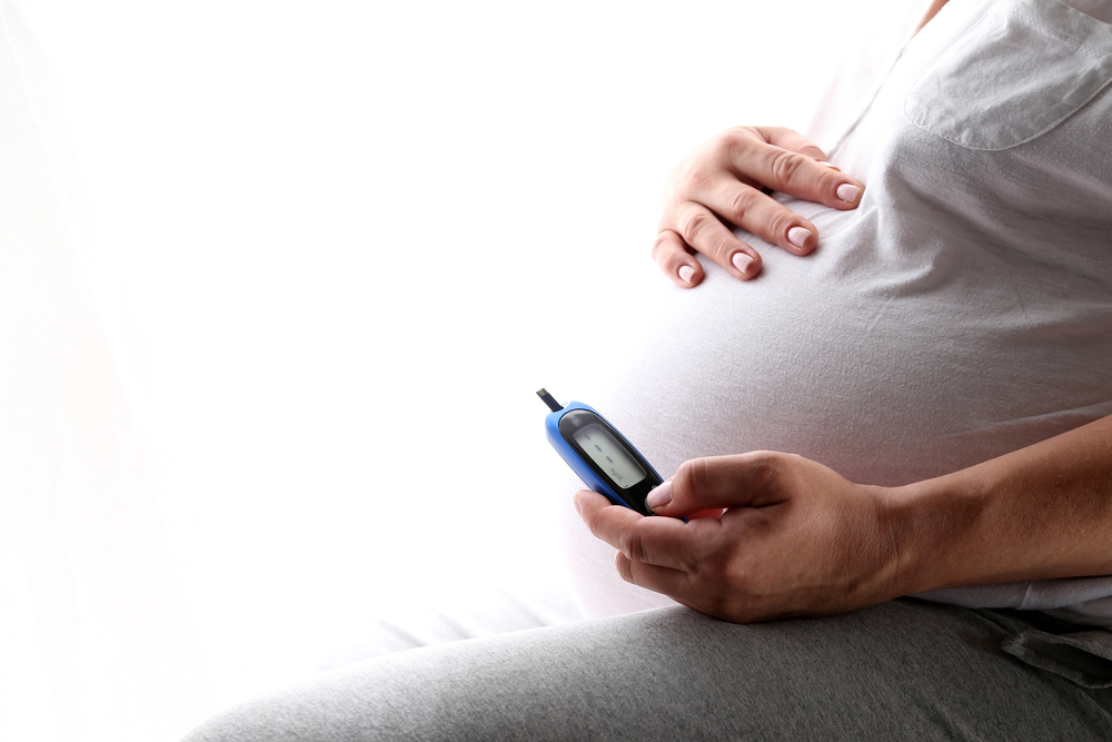 Main-pic: Gestational diabetes carries risks for both mother and child. (Doro Guzenda/Shutterstock.com)