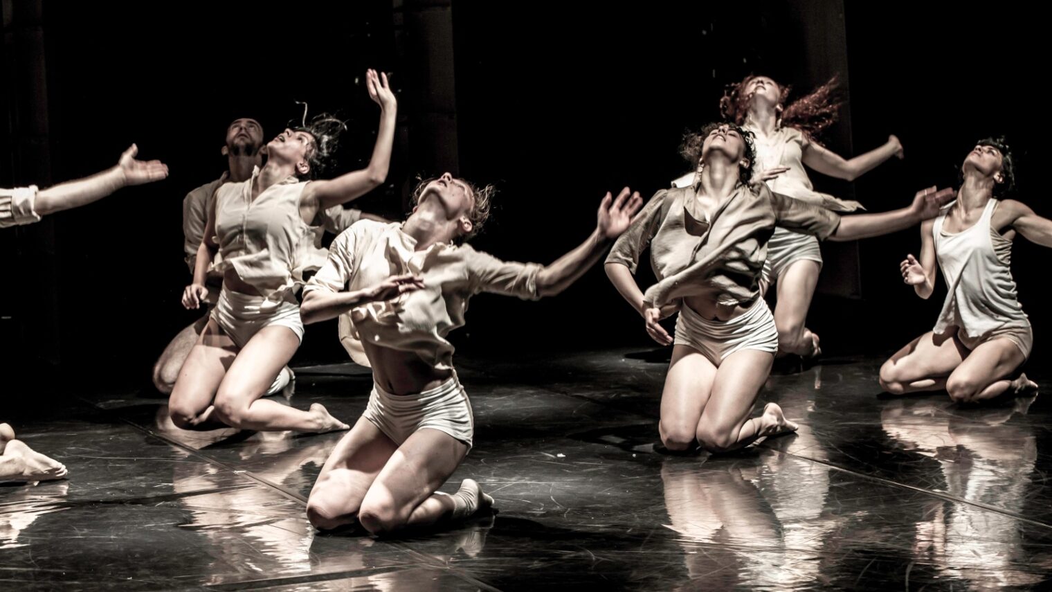 Kibbutz Contemporary Dance Company performing “Horses in the Sky” by Rami Be'er. Photo by Eyal Hirsch