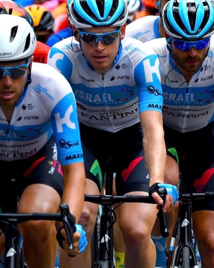 Photo of Israel Start-Up Nation cycling team by Bettini Photo