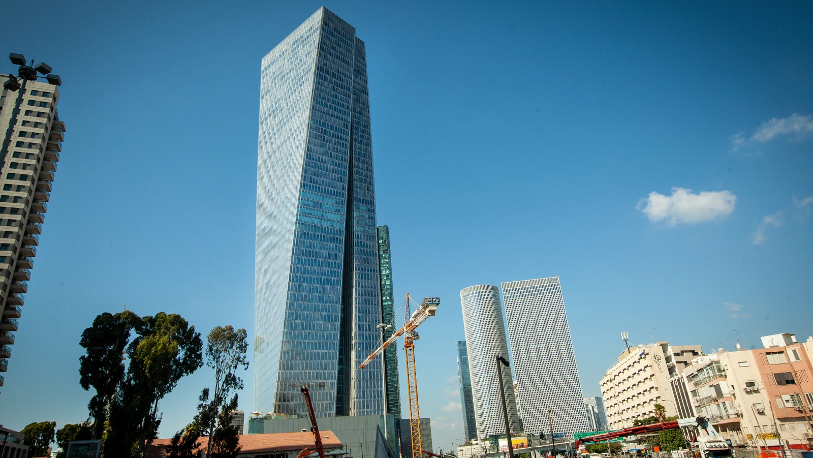 Office buildings in central Tel Aviv, August 2019. Photo by Moshe Shai/Flash90