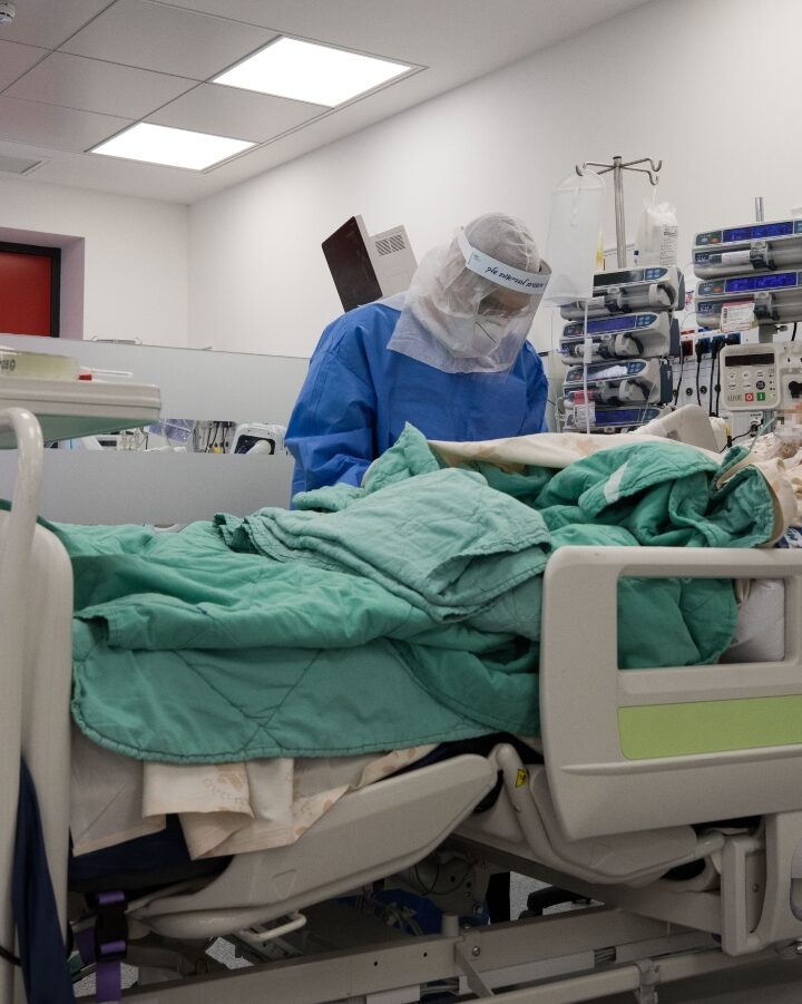 A coronavirus patient getting treatment at Mayanei Hayeshua Medical Center, Bnei Brak. Photo by Nati Shohat/Flash90