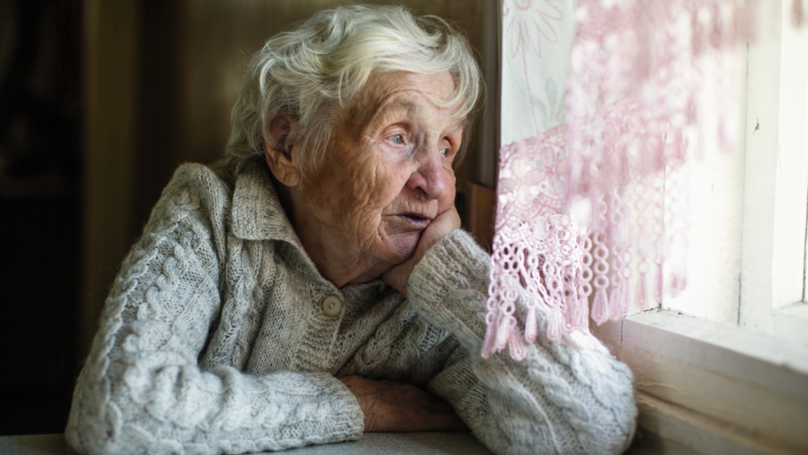 Study participants who felt subjectively younger than their chronological age exhibited no psychiatric symptoms related to loneliness. Photo by Grossinger/Shutterstock.com