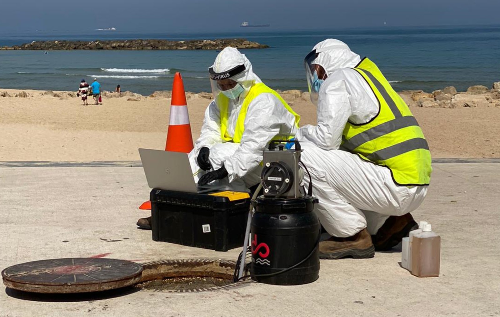 Kando took sewage samples in Ashkelon to detect concentrations of Covid-19 infection. Photo courtesy of Kando