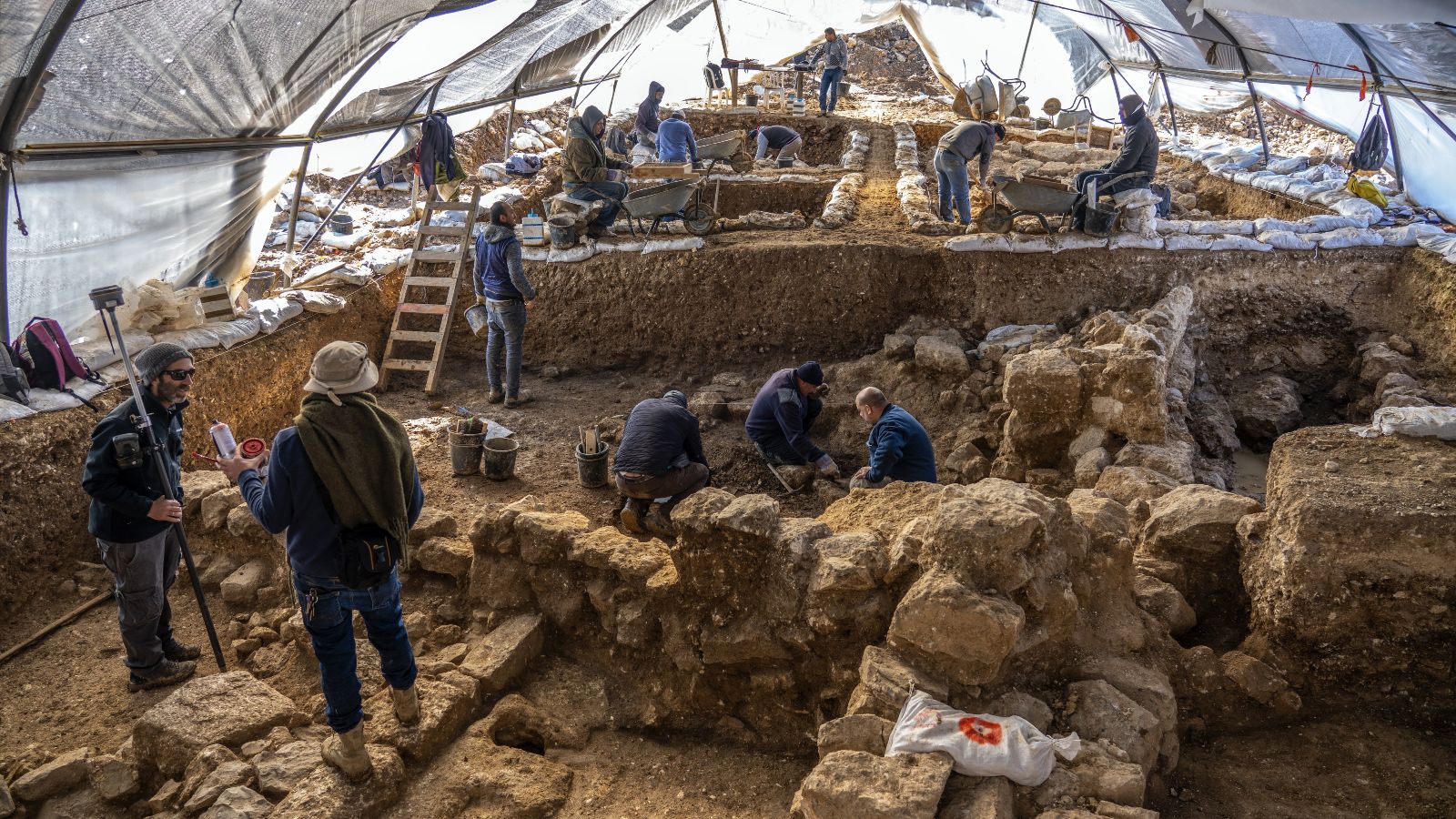 Excavations in the Arnona neighborhood of Jerusalem reveal remains of biblical-era storage center. Photo by Yaniv Berman/Israel Antiquities Authority