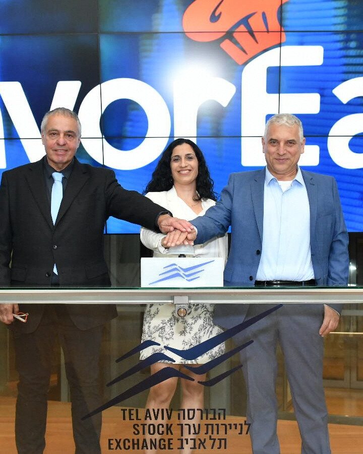 SavorEat’s IPO on the Tel Aviv Stock Exchange in November 2020. From left, TASE SVP and director of economics Hani Sheetrit Bach; SavorEat CSO Prof. Oded Shoseyov; SavorEat CEO Racheli Vizman; SavorEat cofounder Prof. Ido Breslavsky; and Sarit Berman, economist at the IPO unit of TASE. Photo by Yisrael Hadari