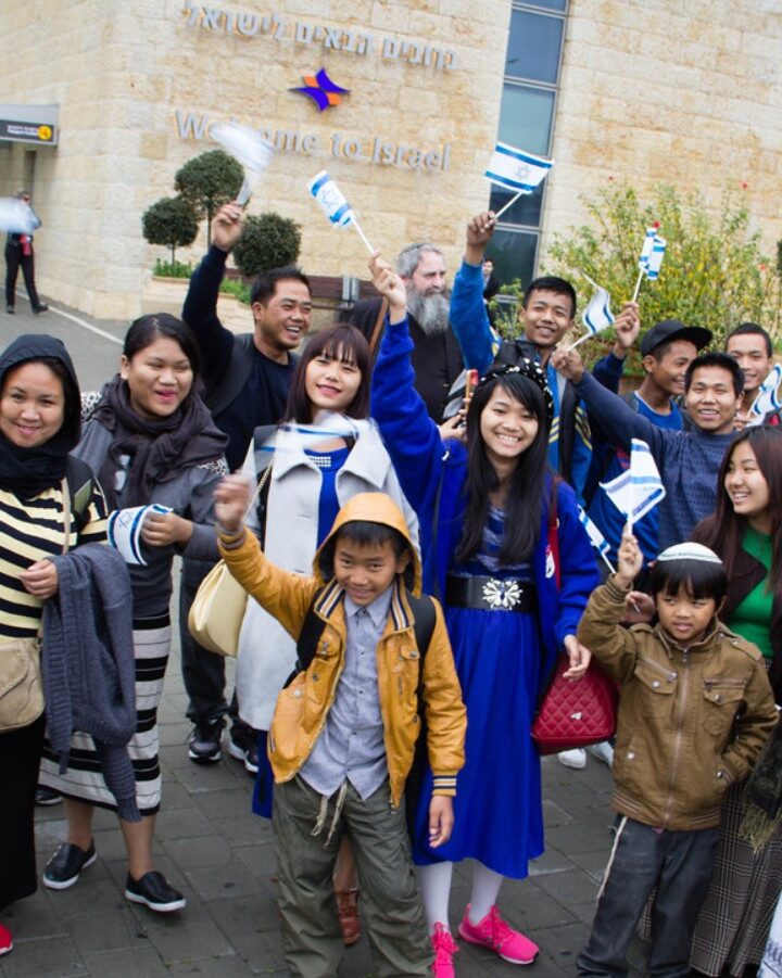 Bnei Menashe immigrants are welcomed to Israel. Photo by Laura Ben-David