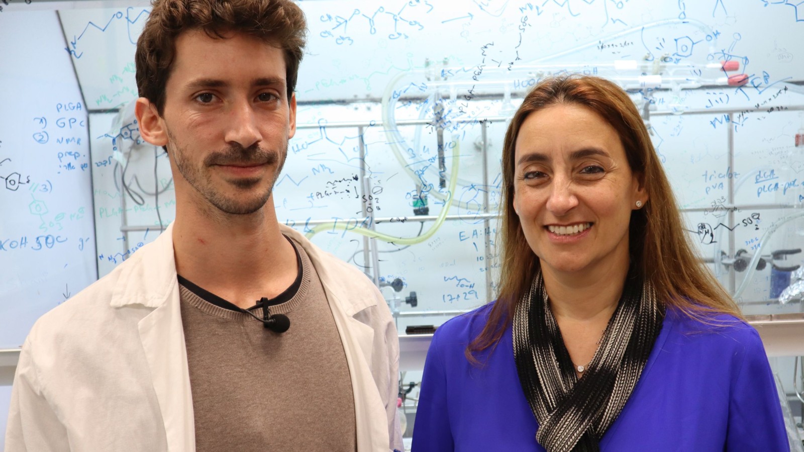 PhD student Eilam Yeini and Prof. Ronit Satchi-Fainaro at Tel Aviv University. Photo courtesy of TAU