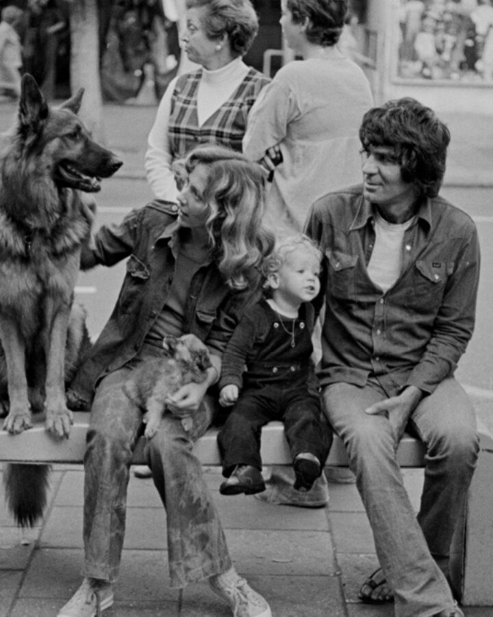 Singers Josie Katz, Shmulik Kraus and their son hang out on Dizengoff Street, Tel Aviv, in 1976. Photo courtesy of Yael Rozen