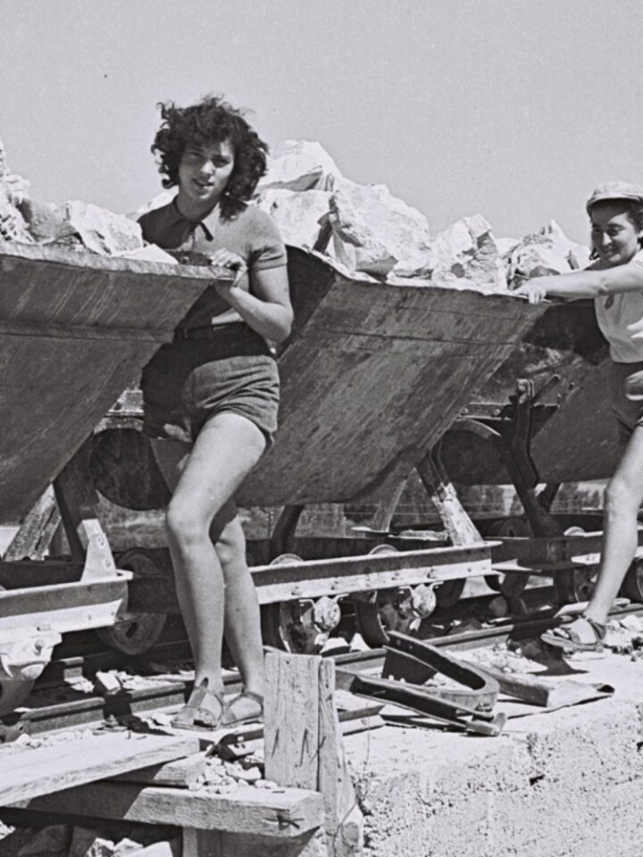Women working at the stone quarry of Kibbutz Ein Harod in 1941. Photo by Kluger Zoltan/Government Press Office
