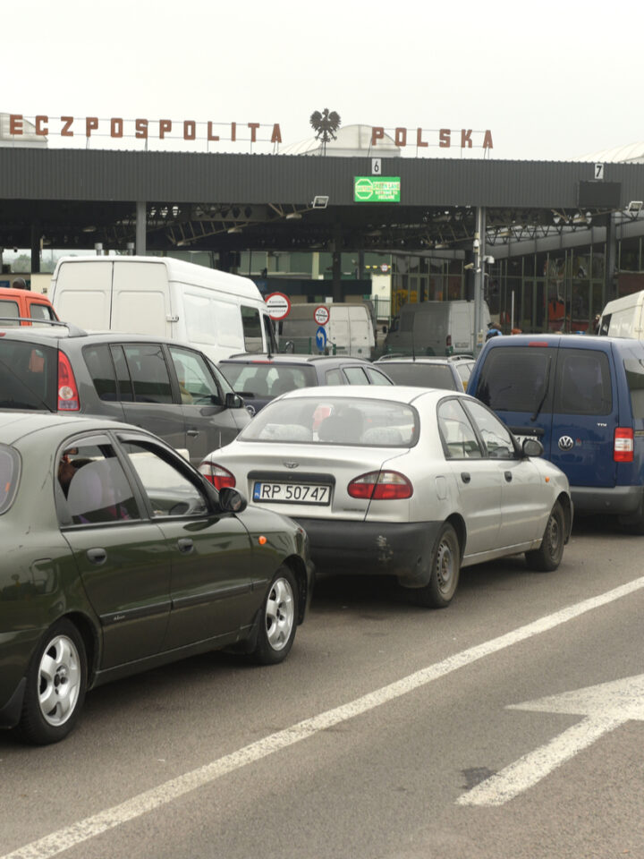 Cars queuing at the Ukrainian-Polish border. Photo by Bumble Dee/Shutterstock