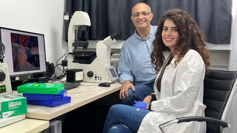 Prof. Yuval Shaked and PhD student Jozafina Haj-Shomaly. Photo courtesy of Technion Spokesperson’s Office