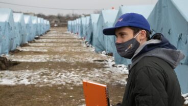 An IsraAID staffer at a refugee tent camp in Moldova. Photo by Ethan Schwartz/IsraAID