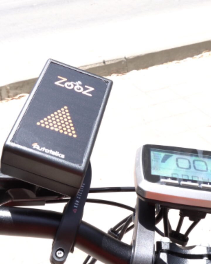 The ZooZ device fitted to bicycle handlebars. Photo courtesy of Autotalks