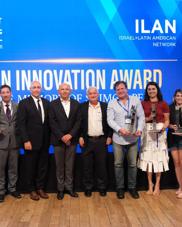 Chemi Peres and Isaac Assa with recipients of the first Israel Latin America Network awards, June 9, 2022. Photo courtesy of ILAN