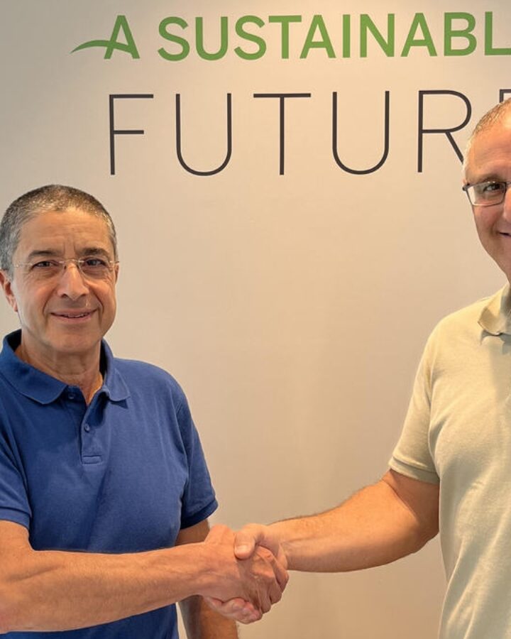 EExion CEO Dror Sofer, left, shaking hands with Capital Nature CEO Ofir Gomeh. Photo courtesy of Capital Nature