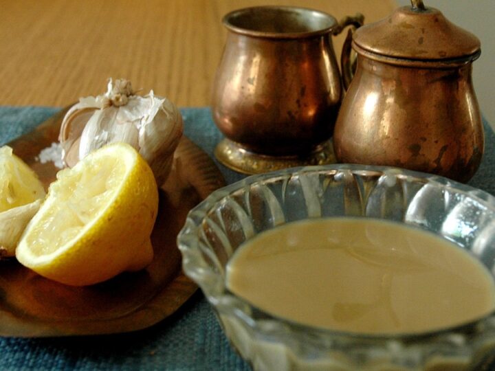 Traditional tahini with lemon and garlic. Photo by Gilabrand via Wikimedia Commons