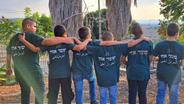 Youth group instills love of the land in Bedouins and Jews