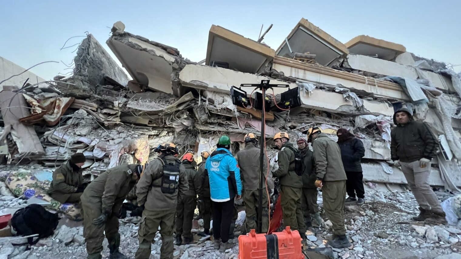 Israeli experts work alongside Turkish rescue forces to find survivors in the wreckage, February 7, 2023. Photo courtesy Ministry of Foreign Affairs