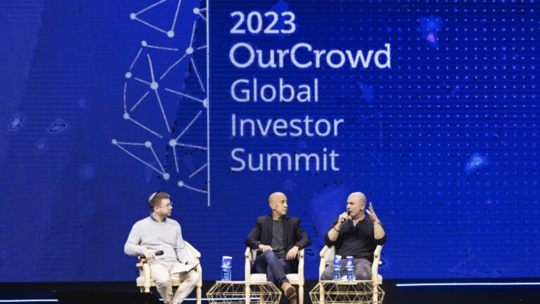 Avi Issacharoff and Lior Raz speaking about their newest passion projects, at the OurCrowd Global Investor Summit in Jerusalem, February 15, 2023. Photo by Tomer Foltyn