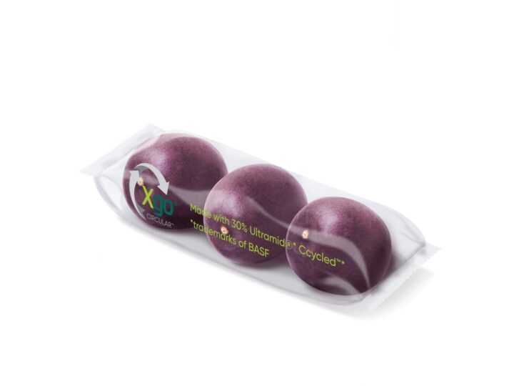 Passionfruit wrapped in Xgo Circular extends shelf life, reducing food waste that causes CO2 emissions. Photo courtesy of StePac