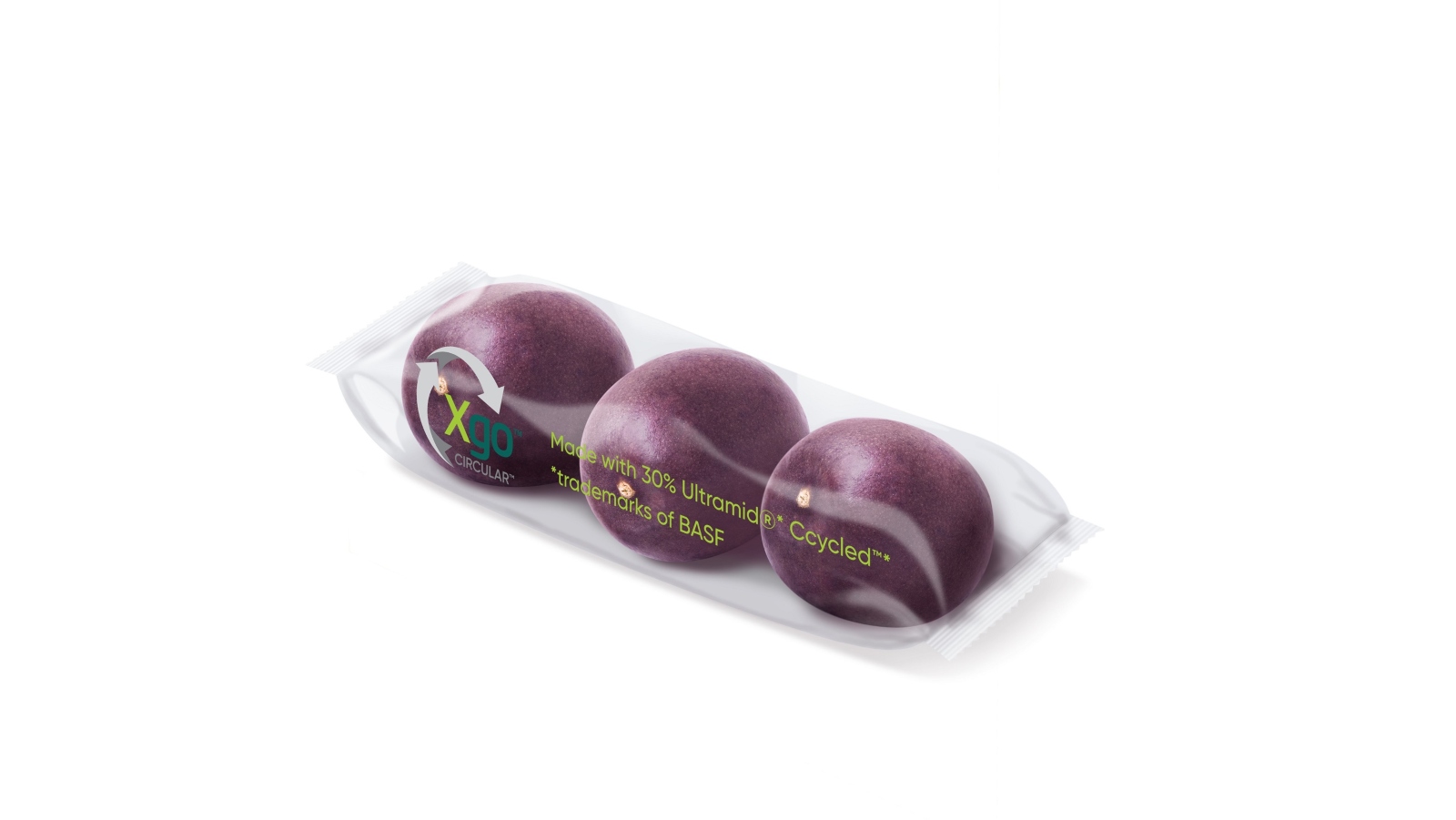Passionfruit wrapped in Xgo Circular extends shelf life, reducing food waste that causes CO2 emissions. Photo courtesy of StePac