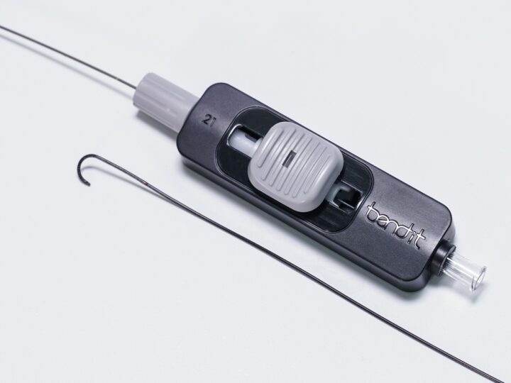 Bendit’s unique steerable microcatheter has a bendable tip for easier vascular navigation. Photo courtesy of Bendit Technologies