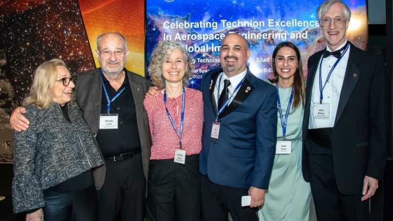 Israeli native receives NASA Exceptional Achievement Medal