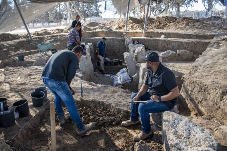 Water workers unearth Israelâ€™s oldest city gate