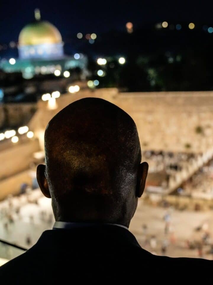 New York Mayor Eric Adams looking out over the Western Wall and Dome of the Rock in Jerusalem. Photo by Michael Appleton/New York City Mayor’s Office
