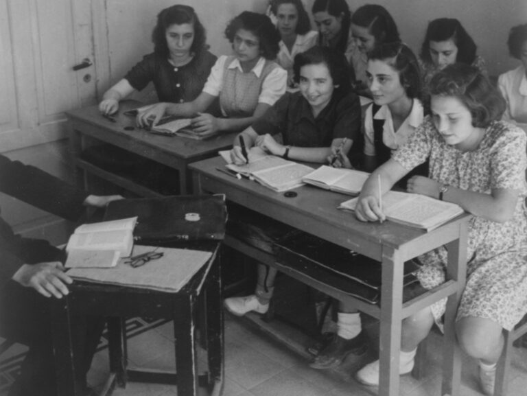 Vintage back-to-school photos from Israelâ€™s past