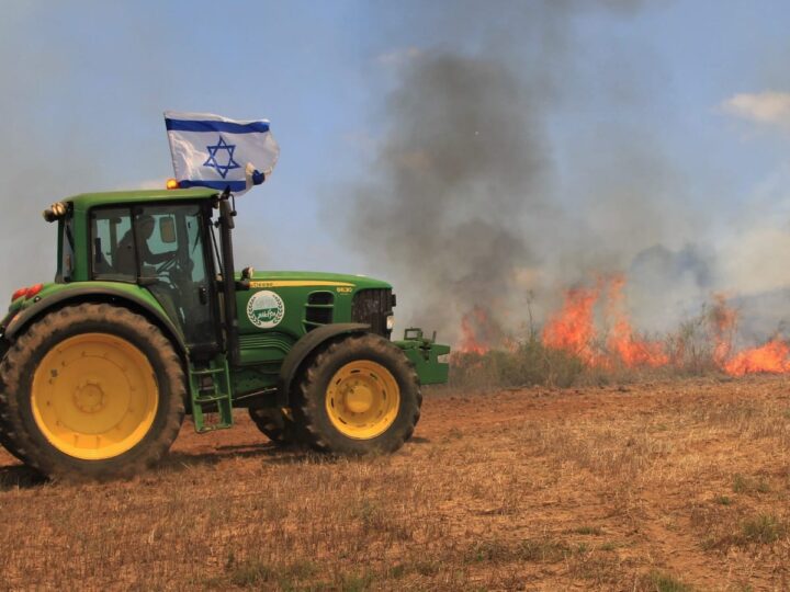 An agricultural field in the Gaza envelope, on fire. Photo courtesy of HaShomer HaChadash