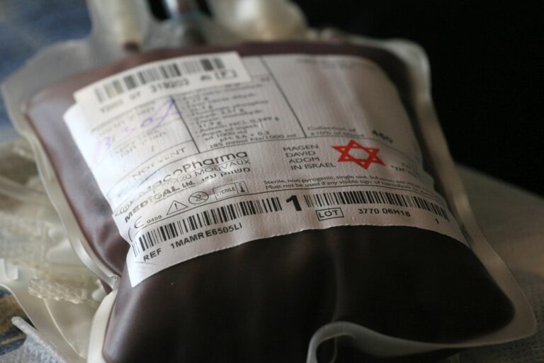 Israelis overwhelm blood donation centers as war begins