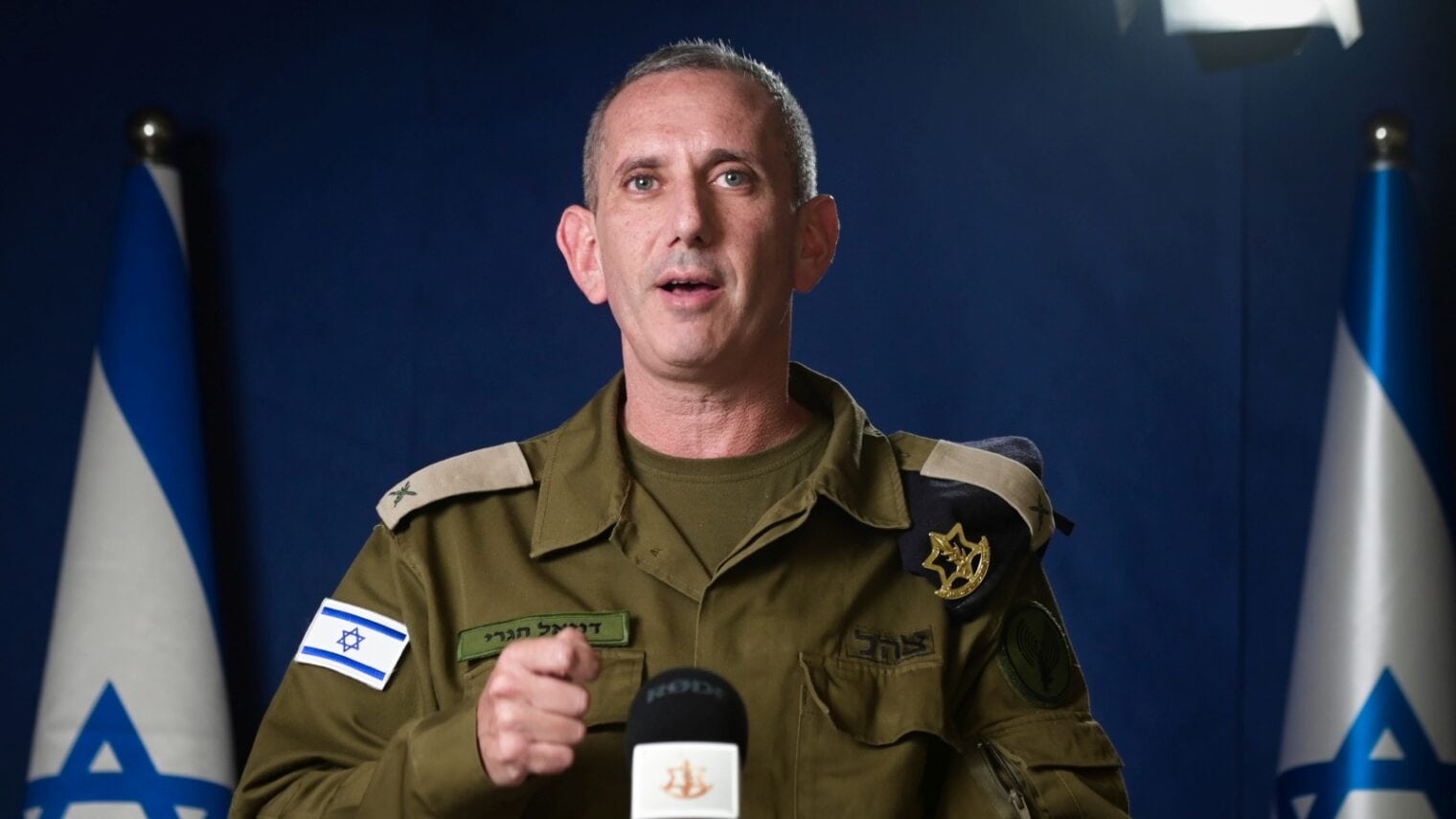 IDF Spokesperson Daniel Hagari gives a statement to the media in Tel Aviv on October 16, 2023. Photo by Avshalom Sassoni/Flash90