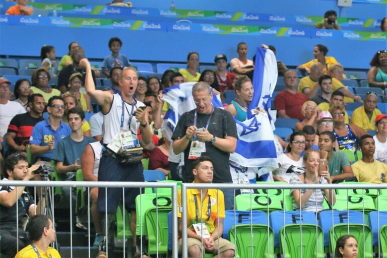 Paralympic swimmer Ron Bolotin cheering on the Israeli paralympic team. Photo by Keren Isaacson