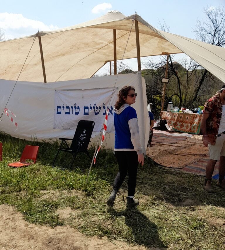 Anashaim Tovim set up at raves to provide shelter and other forms of support to partygoers in distress. Photo courtesy of Anashim Tovim