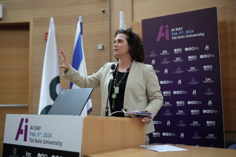 Reichman University Prof. Karine Nahon talking about novel technologies to find missing people, at AI Day at Tel Aviv University. Photo by Dror Sithakol
