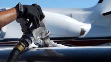 Filling up with sustainable aviation fuel could slash carbon emissions. Photo by Isaiah Shook via Shutterstock.com