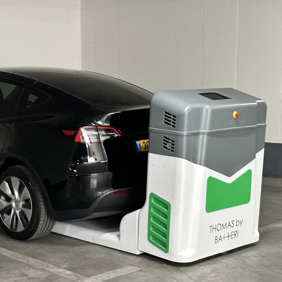 Thomas the EV charger will automatically juice up cars in a parking lot based on owners’ instructions. Photo courtesy of BaTTeRi